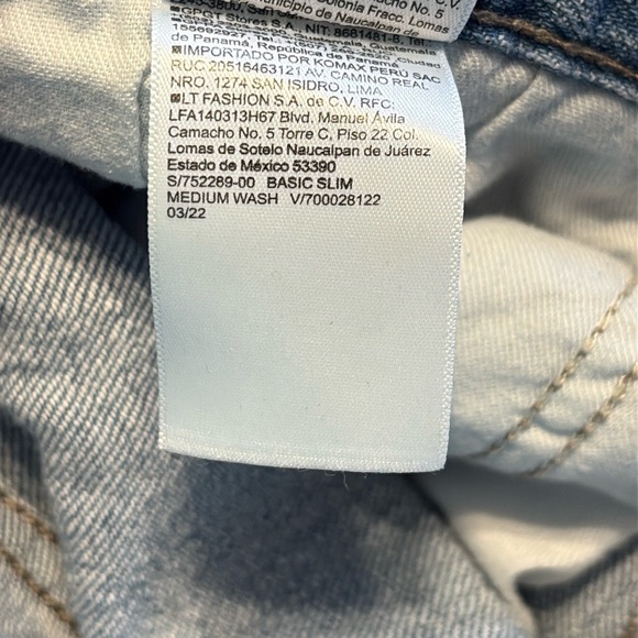 Old Navy Men's Slim Jeans Size 30 X 34 Light Wash Built in Tough Straight Leg - Picture 7 of 7